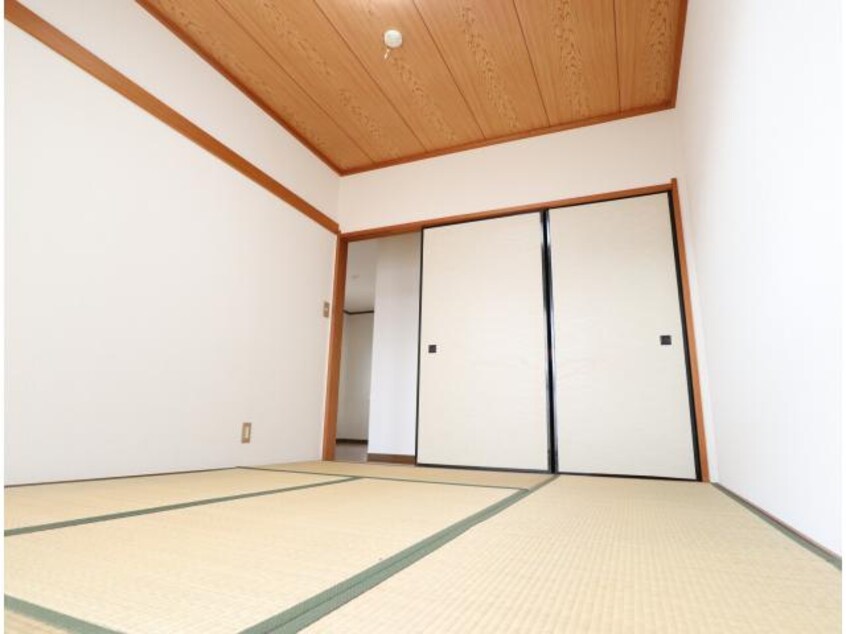  近鉄難波線・奈良線/菖蒲池駅 徒歩15分 1階 築32年