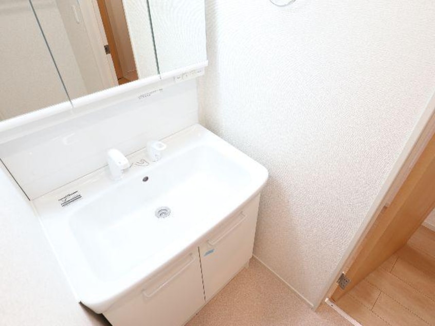  近鉄難波線・奈良線/菖蒲池駅 徒歩26分 1階 築4年