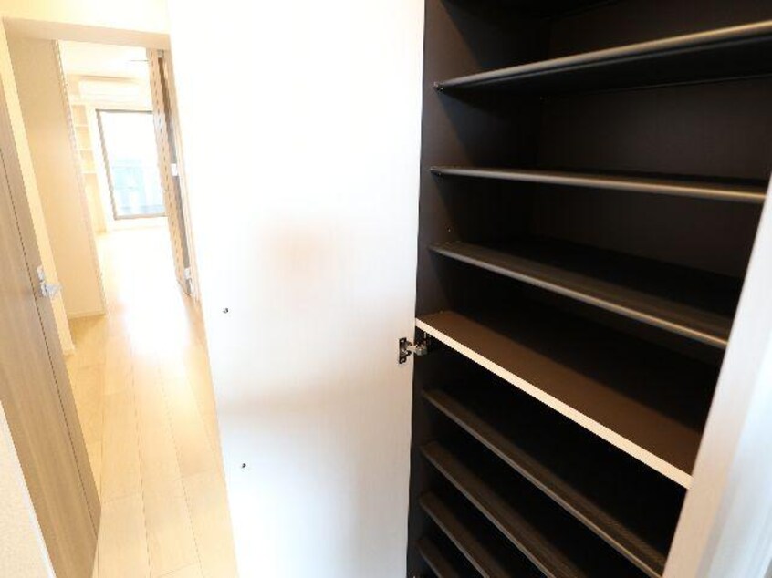  近鉄橿原線/尼ケ辻駅 徒歩19分 3階 築3年