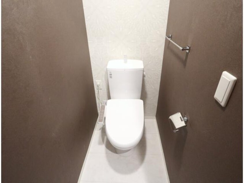  近鉄橿原線/尼ケ辻駅 徒歩10分 2階 築2年