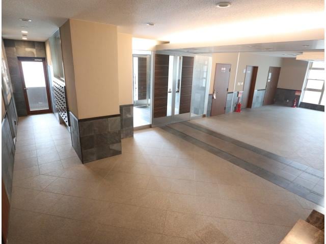 エントランス 近鉄難波線・奈良線/大和西大寺駅 徒歩4分 2階 築21年