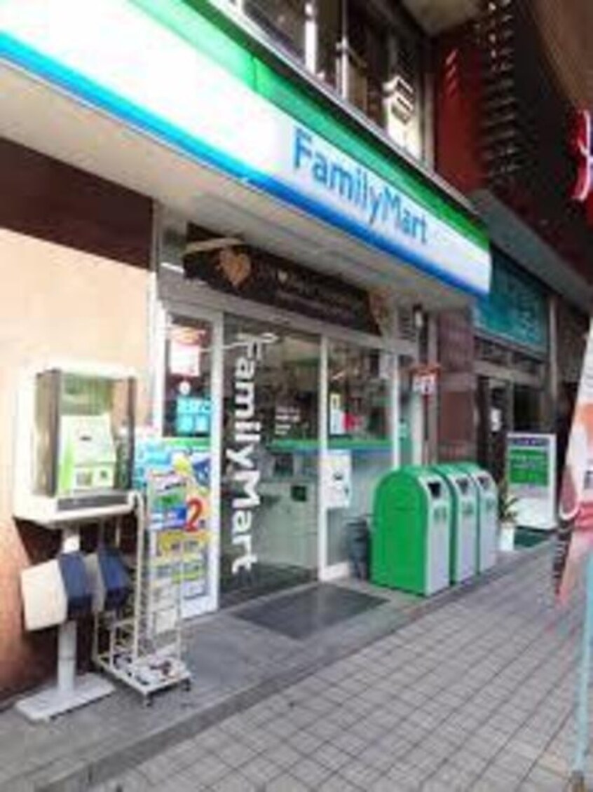 ファミリーマート中崎南店(コンビニ)まで189m※ファミリーマート中崎南店 プレサンス梅田東ディアロ