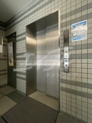 大阪謄写館ビルの外観
