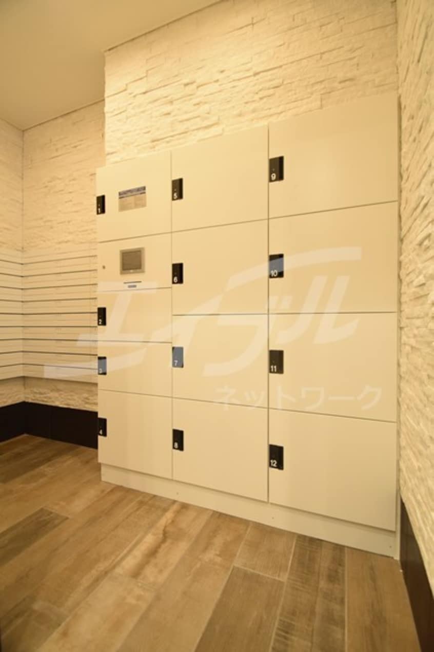  アドバンス西梅田ビオス