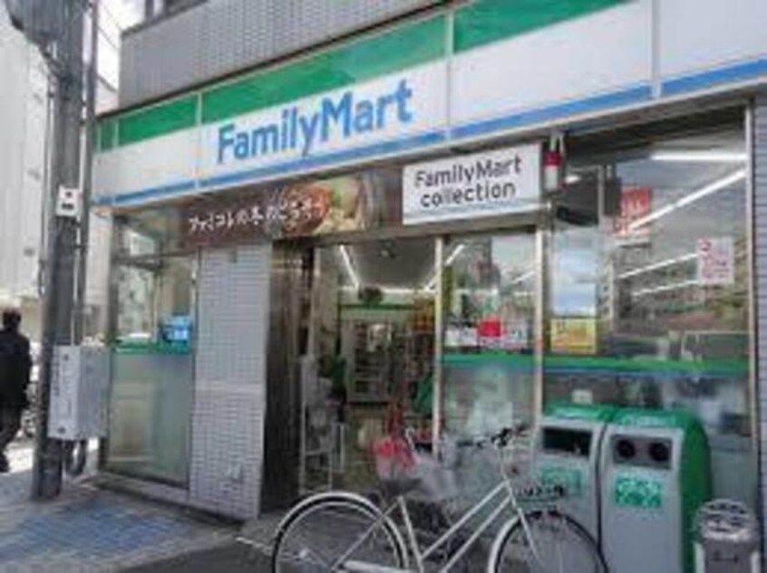 ファミリーマート新梅田店(コンビニ)まで585m※ファミリーマート新梅田店 リバティ中津