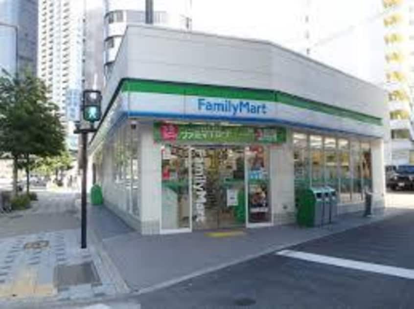 ファミリーマート北浜一丁目店(コンビニ)まで649m※ファミリーマート北浜一丁目店 アーバネックス中之島公園