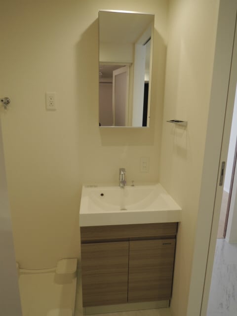  大阪メトロ御堂筋線/本町駅 徒歩7分 8階 築12年