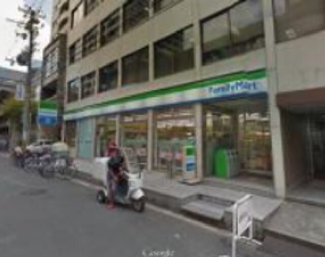ファミリーマート南船場一丁目店(コンビニ)まで165m※ファミリーマート南船場一丁目店 ラクラス長堀橋