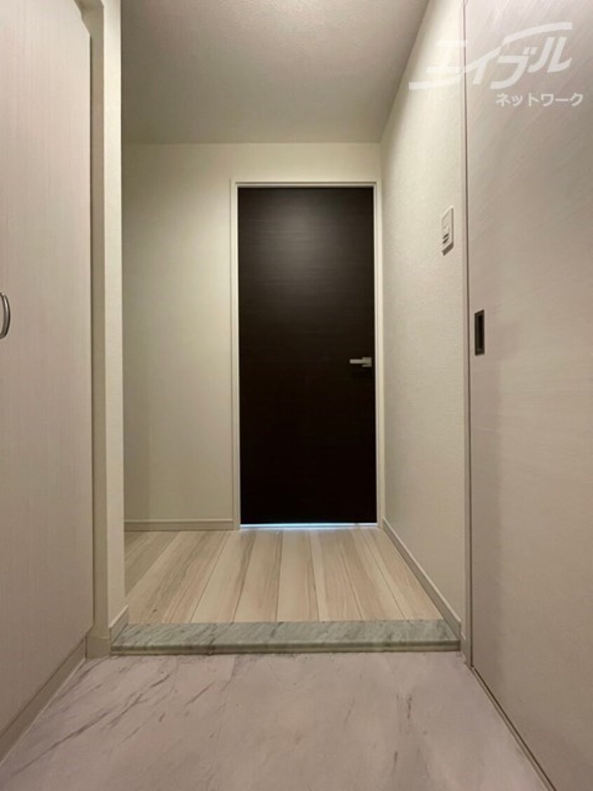 清潔感のある玄関です Da Vinchi