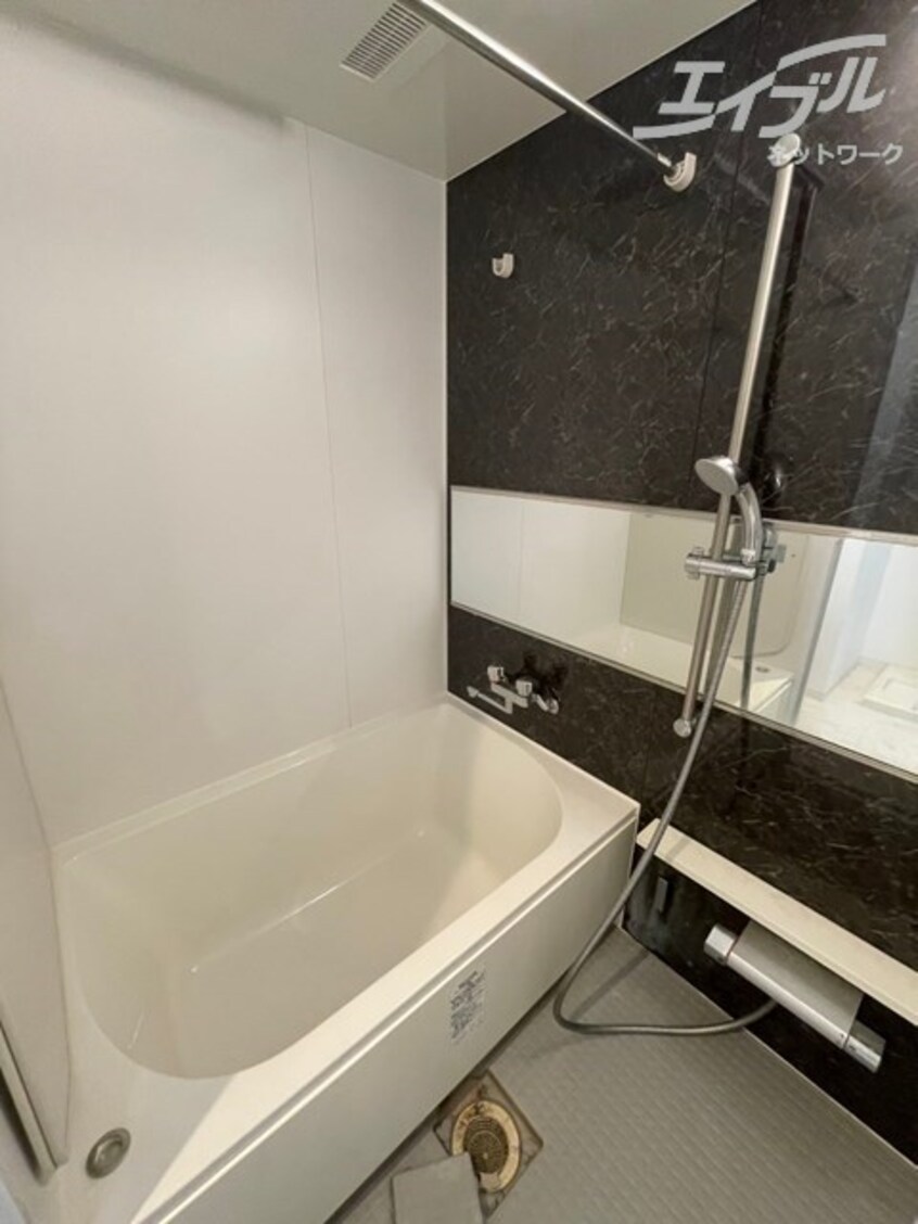 鏡付きのお風呂です Da Vinchi