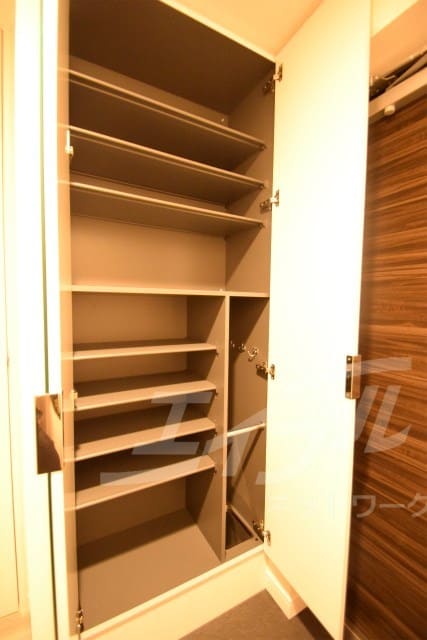  プレサンス心斎橋ニスト