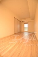  プレサンス心斎橋ニスト