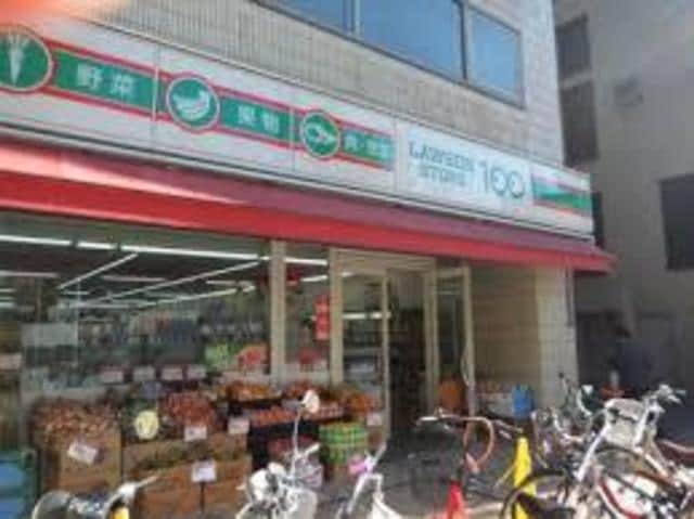 ローソンストア100西区新町店(コンビニ)まで202m※ローソンストア100西区新町店 パークアクシス大阪新町