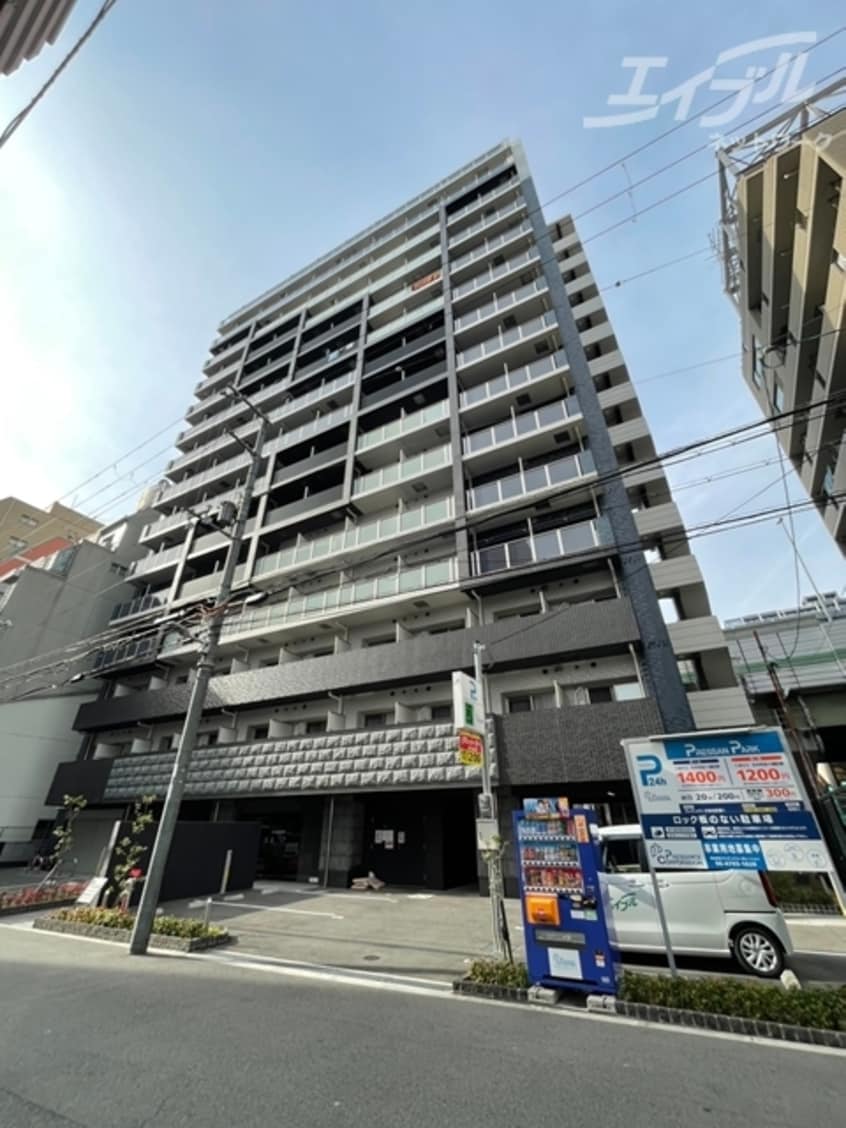 大きく道路沿いにございます プレサンス堺筋本町センティス