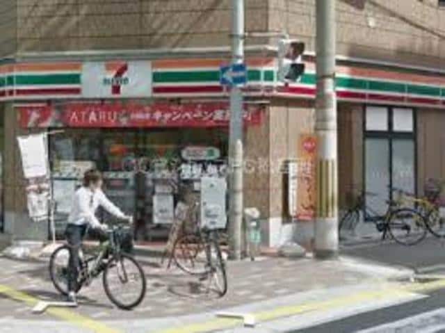 セブンイレブン大阪靭本町3丁目店(コンビニ)まで262m※セブンイレブン大阪靭本町3丁目店 プレサンス京町堀ノース