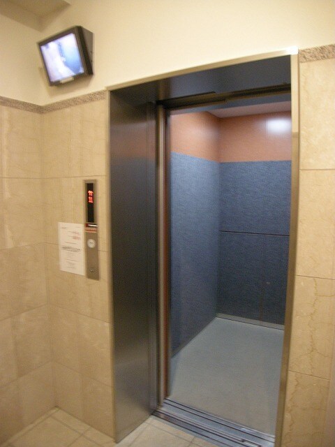  アリス・マナーガーデン谷町