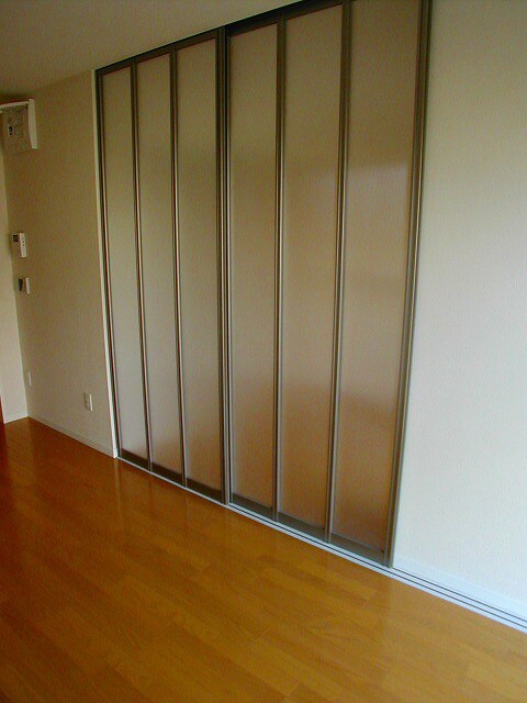  アリス・マナーガーデン谷町