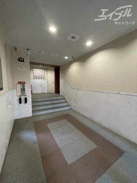 ロビー綺麗です シャルマンフジ天神橋ノース