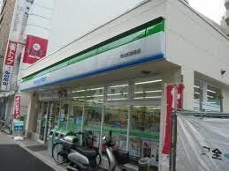 ファミリーマート南森町駅前店(コンビニ)まで128m※ファミリーマート南森町駅前店 パラシオ南森町