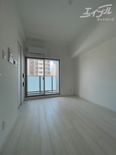 白基調なお部屋です。 エスリードレジデンス梅田グランゲート