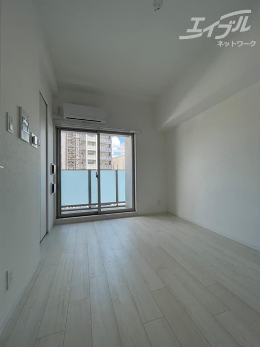 白基調なお部屋です。 エスリードレジデンス梅田グランゲート