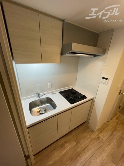 ガスコンロのキッチンになります。 コンフォリア・リヴ南森町Ⅱ