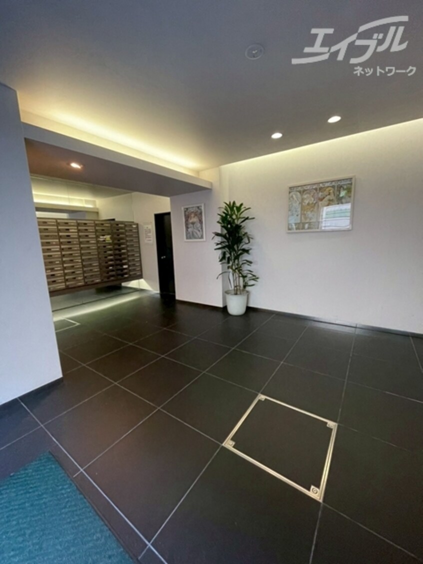 エントランスになります ローラン南森町