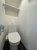 白基調のトイレになります LUORE＋新大阪SOUTH