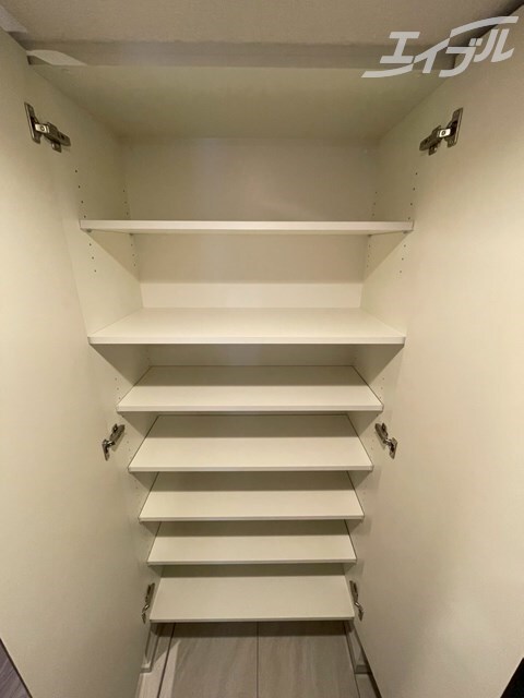 大きいシューズボックスです クレストコート堂島