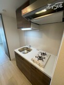 白基調の使いやすいキッチンです。 エスリードレジデンス大阪福島シティスクエア