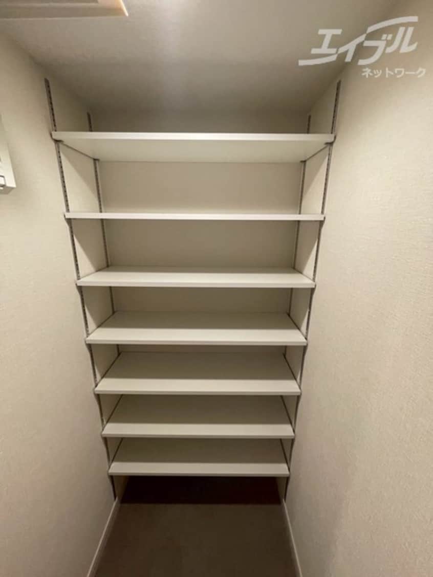 シューズボックスです スプランディッド本町東DUE