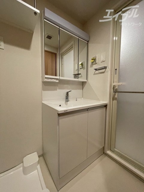 独立洗面台です スプランディッド本町東DUE