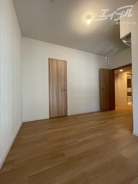 約6.5帖の洋室です スプランディッド本町東DUE