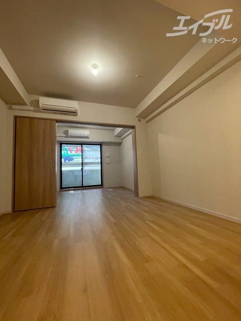 リビング約11.0帖ございます スプランディッド本町東DUE