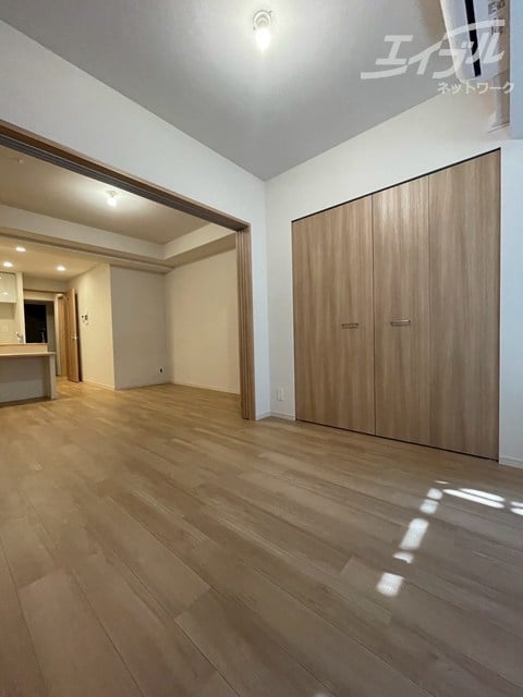 洋室約4.5帖ございます スプランディッド本町東DUE