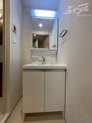 独立洗面台です スプランディッド本町東DUE