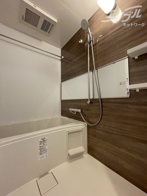 浴室乾燥機付きお風呂になります スプランディッド本町東DUE