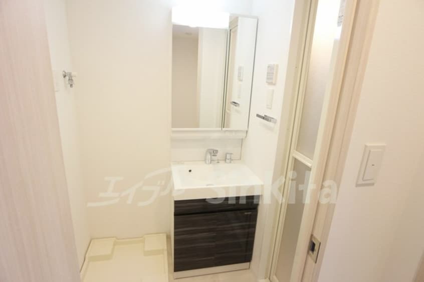  コンフォリア・リヴ新大阪WEST