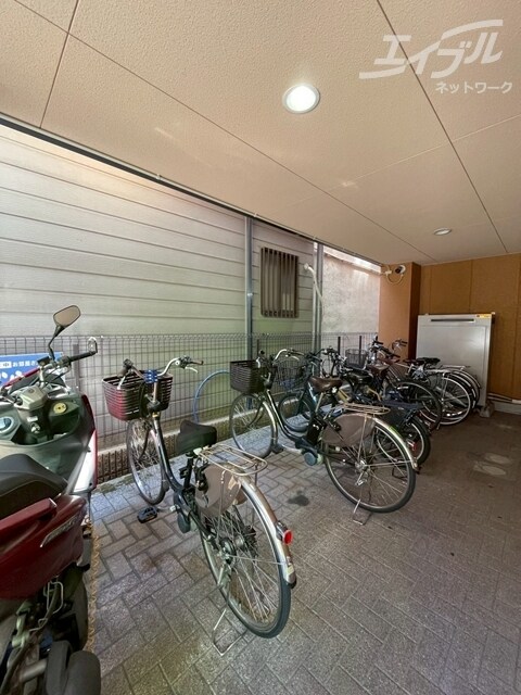 駐輪場 プルス塚本