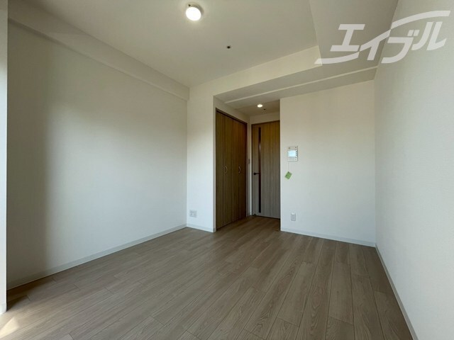 建具、床はグレージュで落ち着いた色調！ ソルテラス本庄西クレアスト