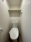 ウォシュレット付き暖房便座！収納棚もあります！ ソルテラス本庄西クレアスト