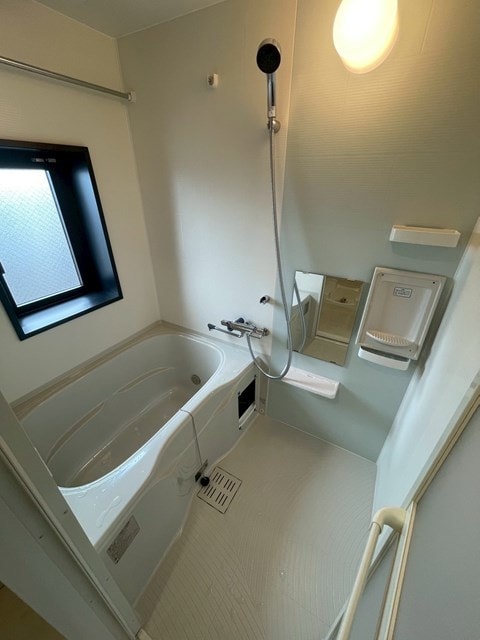 浴室乾燥、暖房付き、追い焚き付き、窓もあります！ ワールドアイ大阪城EASTⅢ