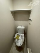 ウォシュレット付き暖房便座！収納棚もあります！ ワールドアイ大阪城EASTⅢ