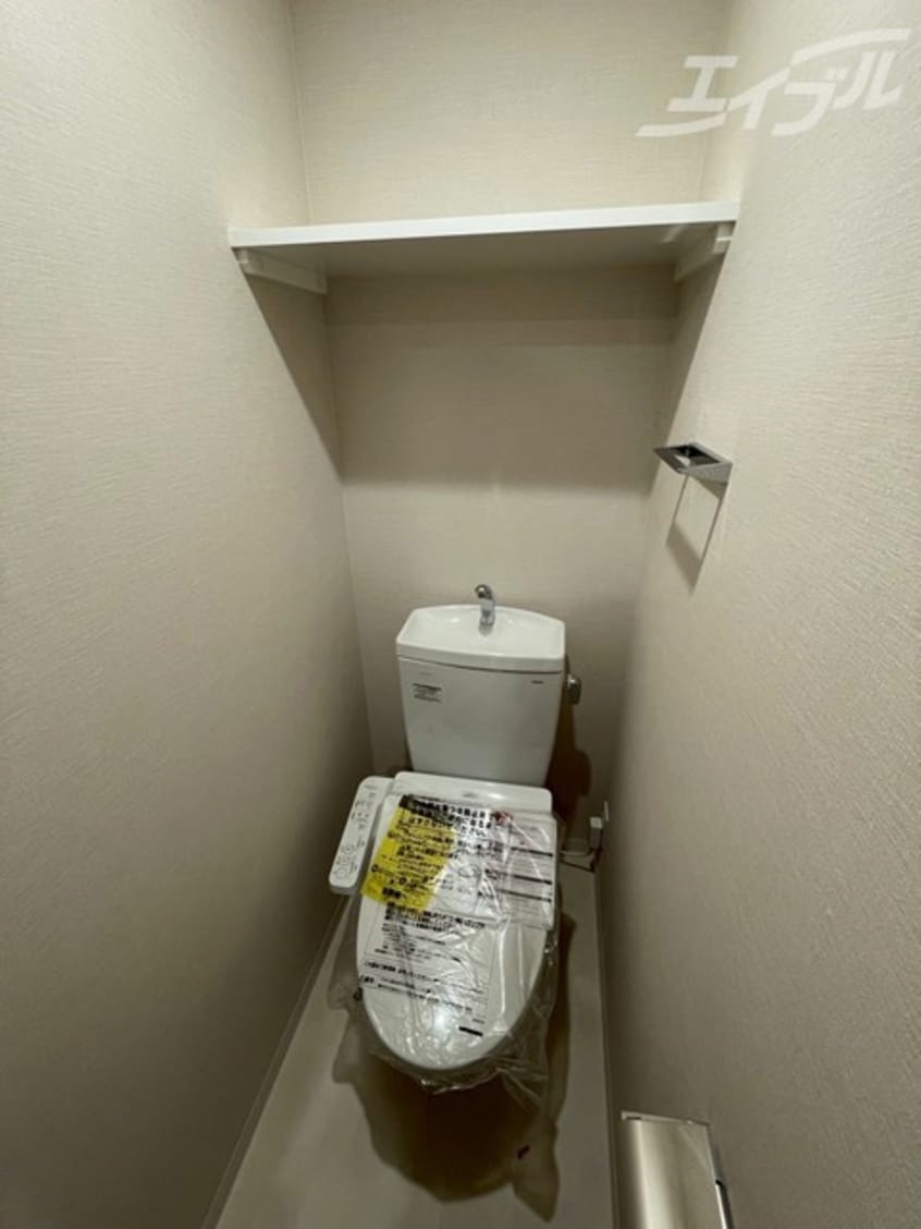 ウォシュレット付き暖房便座！収納棚もあります！ ワールドアイ大阪城EASTⅢ