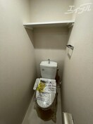 ウォシュレット付き暖房便座！収納棚もあります！ ワールドアイ大阪城EASTⅢ