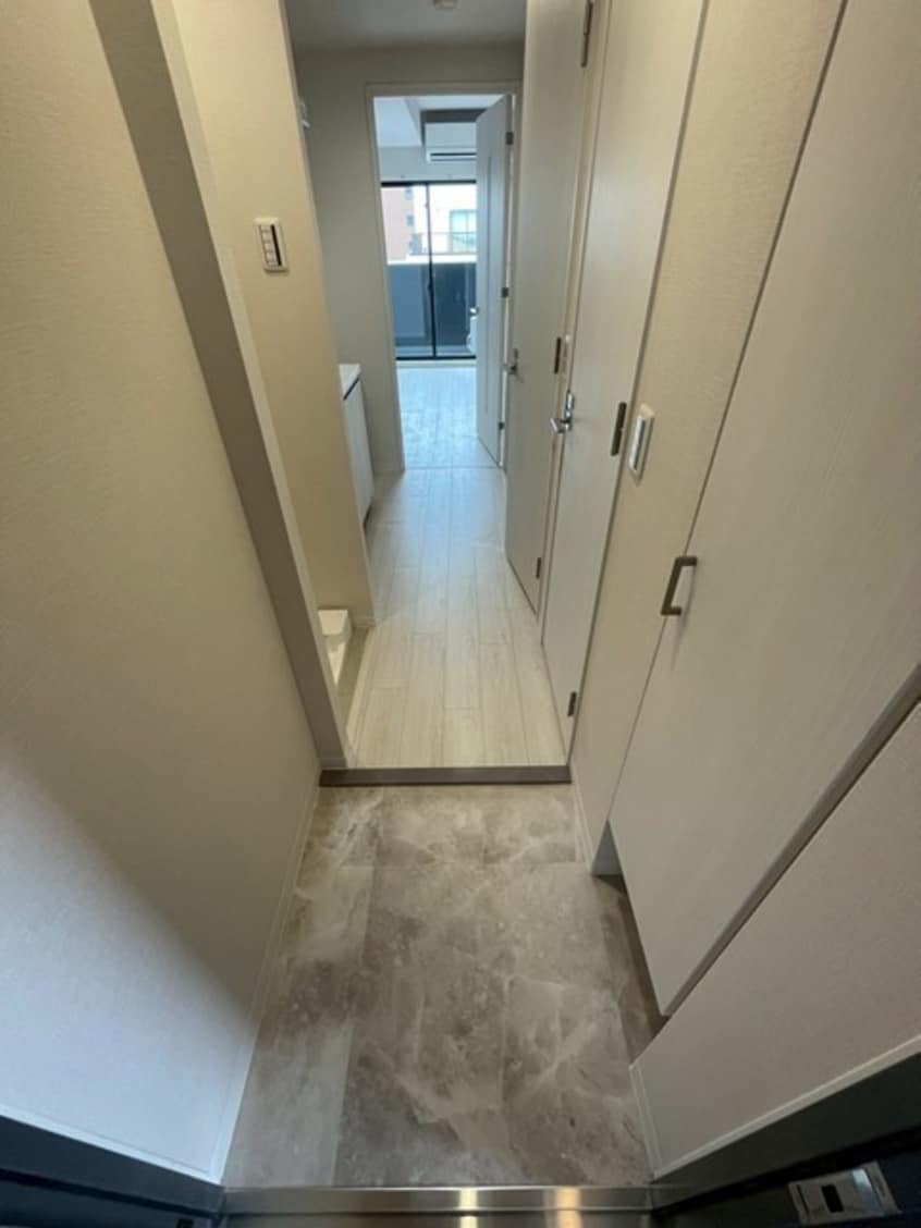 奥行のあるゆったりとした玄関です！ ワールドアイ大阪城EASTⅢ