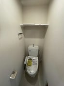 ウォシュレット付き暖房便座！収納棚もあります！ ワールドアイ大阪城EASTⅢ