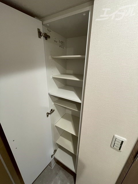 たくさん収納できるシューズボックス！ ワールドアイ大阪城EASTⅢ