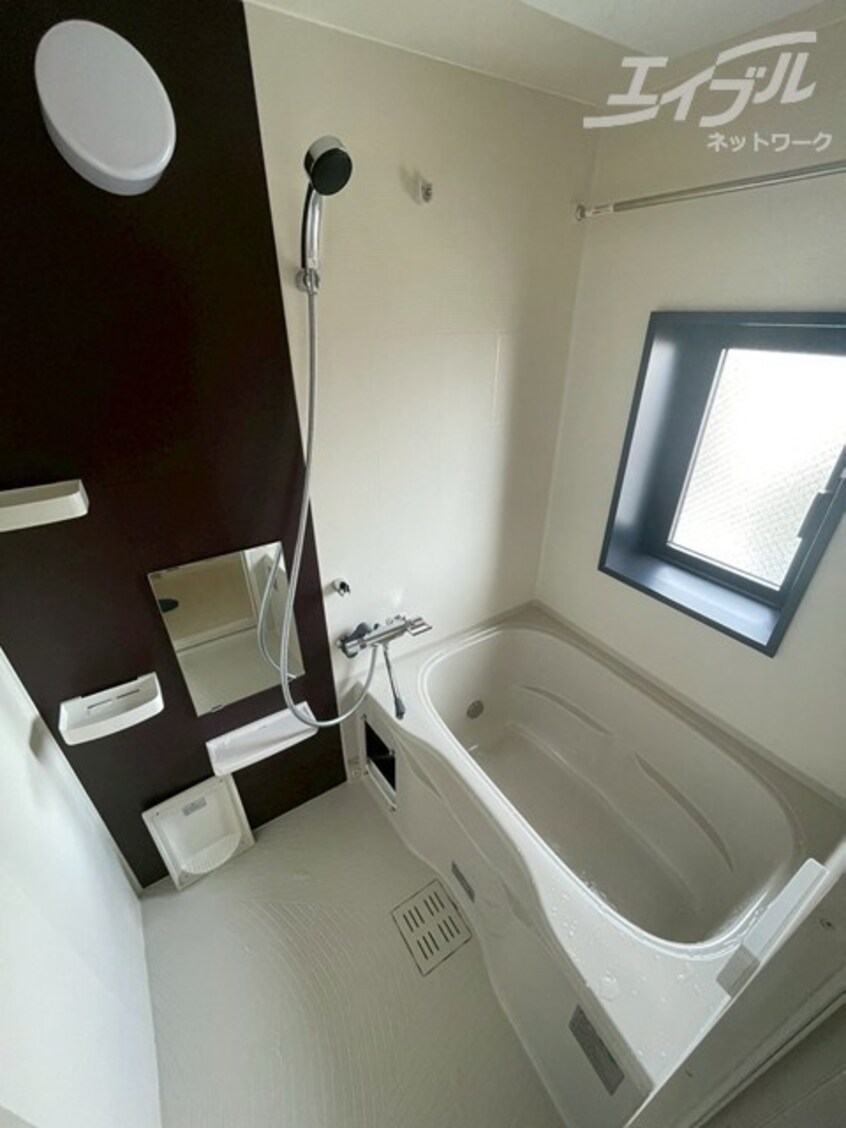 綺麗なお風呂です。 ワールドアイ大阪城EASTⅢ