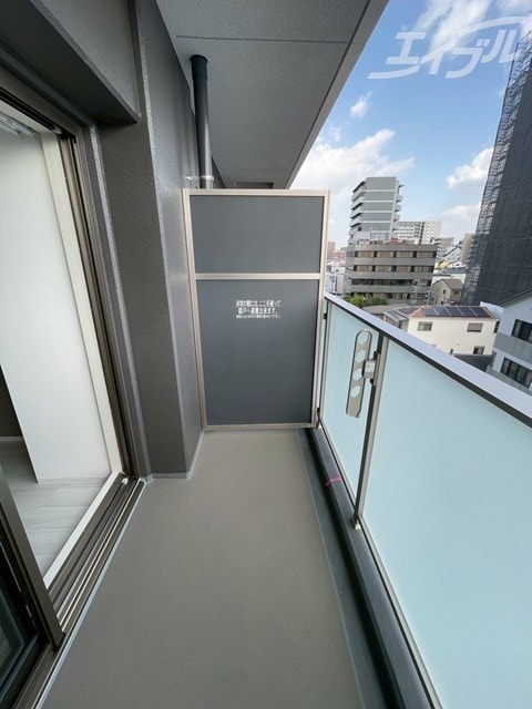 奥行きのあるワイドバルコニー設計！ スワンズシティ大阪クレアスト